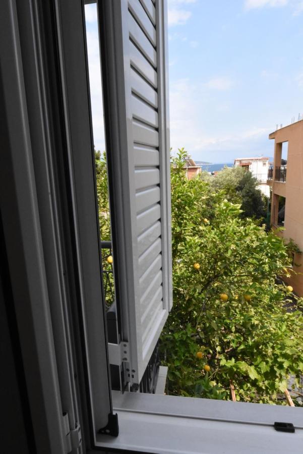 Dionysia Apartment *